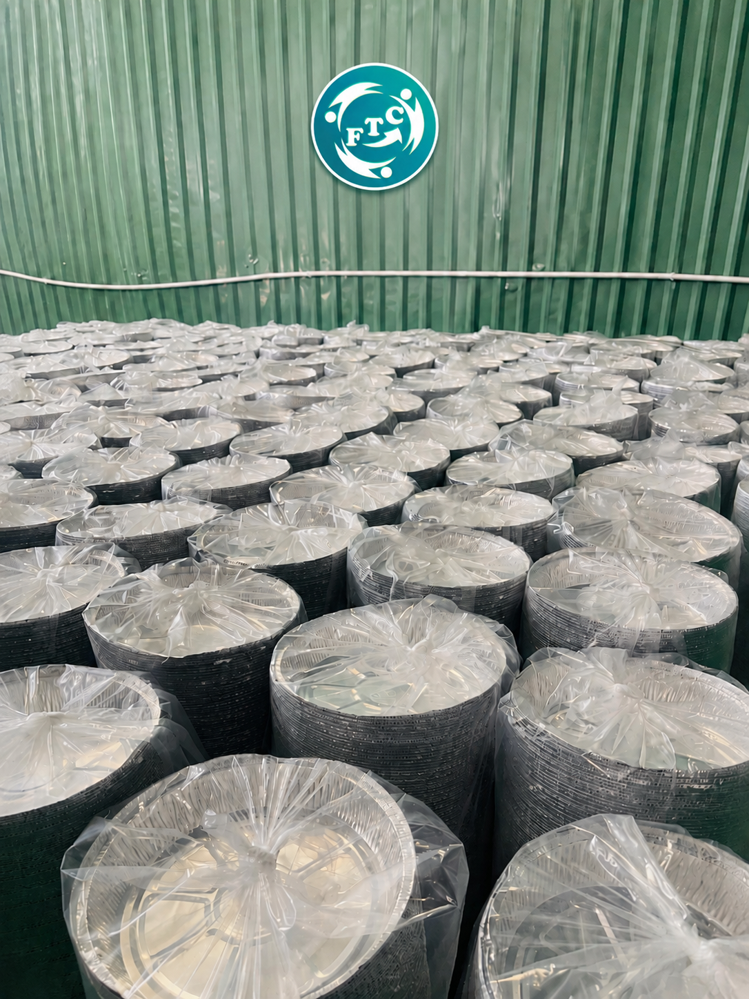 Khay nhôm lót nồi chiên không dầu được gia công với nhiều quy cách, đáp ứng nhu cầu bán sỉ và phân phối.